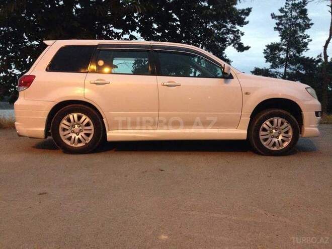 Mitsubishi Airtrek 2001, 190,000 km - 2.4 l - Quba