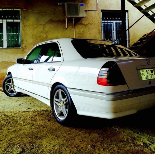 Mercedes C 230 1998, 139,000 km - 2.3 l - Bakı