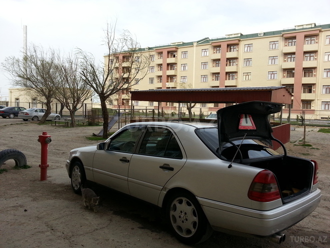 Mercedes C 220 1993, 150,000 km - 2.2 l - Sumqayıt