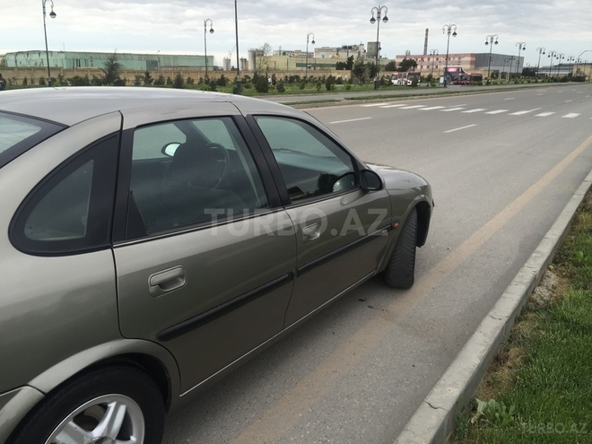 Opel Vectra 1995, 315,000 km - 2.0 l - Bakı