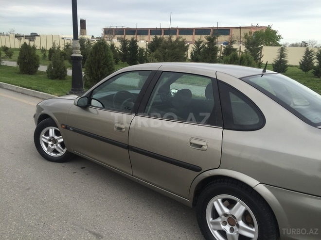 Opel Vectra 1995, 315,000 km - 2.0 l - Bakı