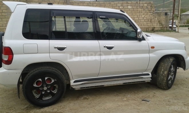 Mitsubishi Pajero io 2001, 174,000 km - 2.0 l - Bakı