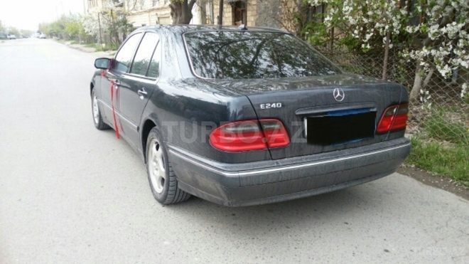 Mercedes E 240 2000, 185,000 km - 2.4 l - Şəmkir