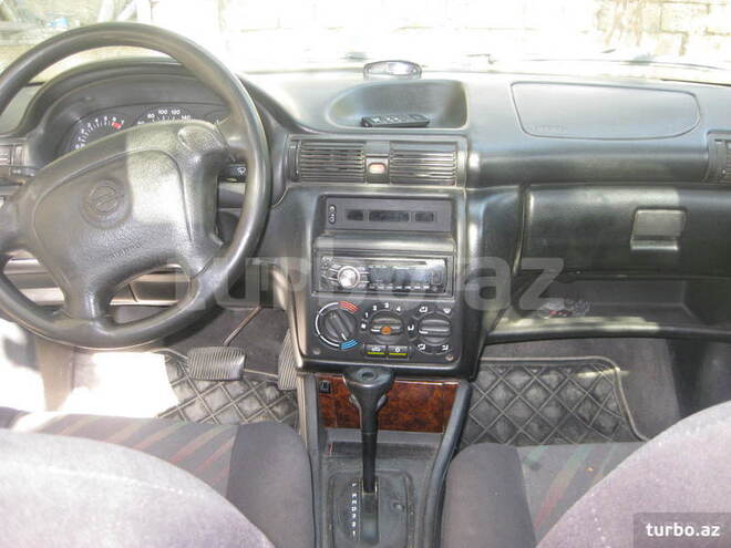 Opel Astra 1997, 310,000 km - 1.6 l - Bakı