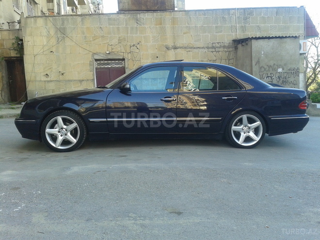 Mercedes E 240 2000, 217,000 km - 2.4 l - Bakı