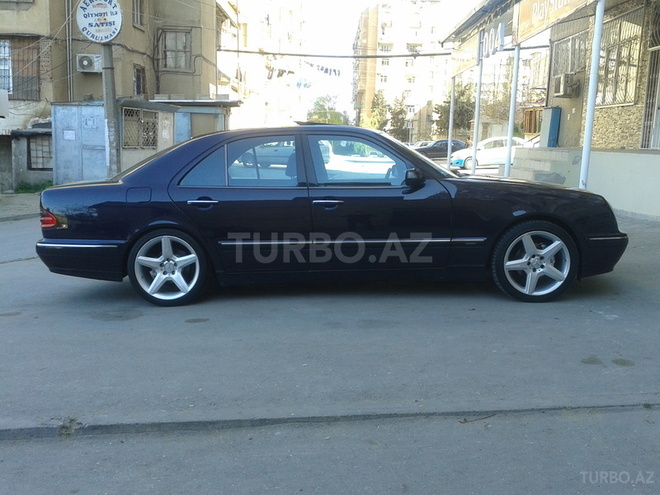 Mercedes E 240 2000, 217,000 km - 2.4 l - Bakı