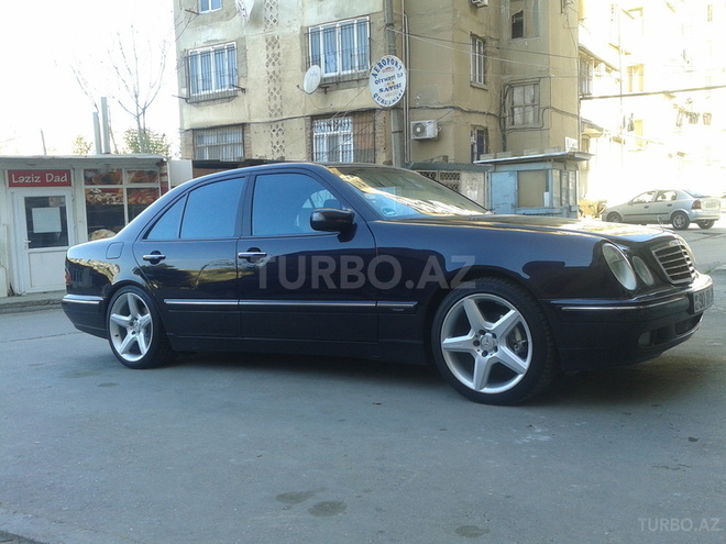 Mercedes E 240 2000, 217,000 km - 2.4 l - Bakı