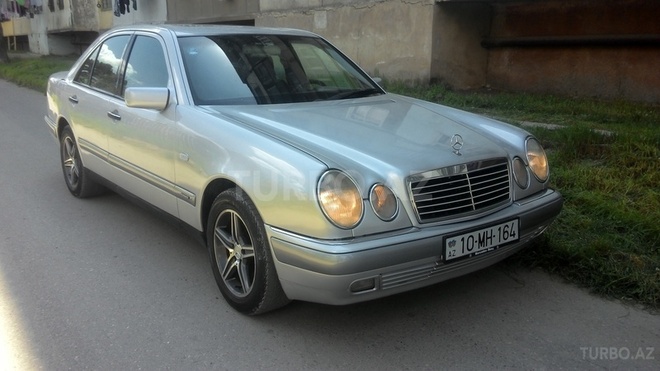 Mercedes E 200 1996, 330,000 km - 2.0 l - Sumqayıt