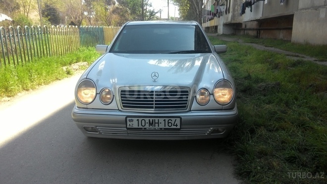 Mercedes E 200 1996, 330,000 km - 2.0 l - Sumqayıt