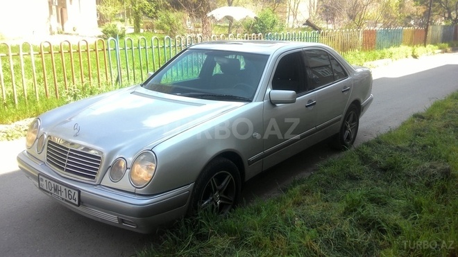 Mercedes E 200 1996, 330,000 km - 2.0 l - Sumqayıt