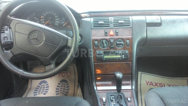 Mercedes E 200 1996, 330,000 km - 2.0 l - Sumqayıt