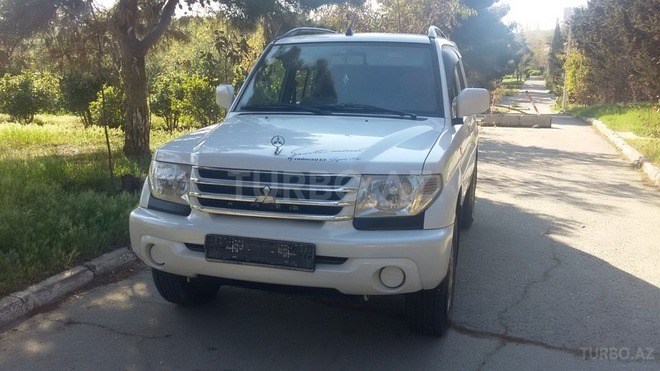 Mitsubishi Pajero io 2002, 213,123 km - 2.0 l - Bakı