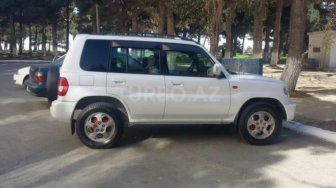 Mitsubishi Pajero io 2002, 213,123 km - 2.0 l - Bakı
