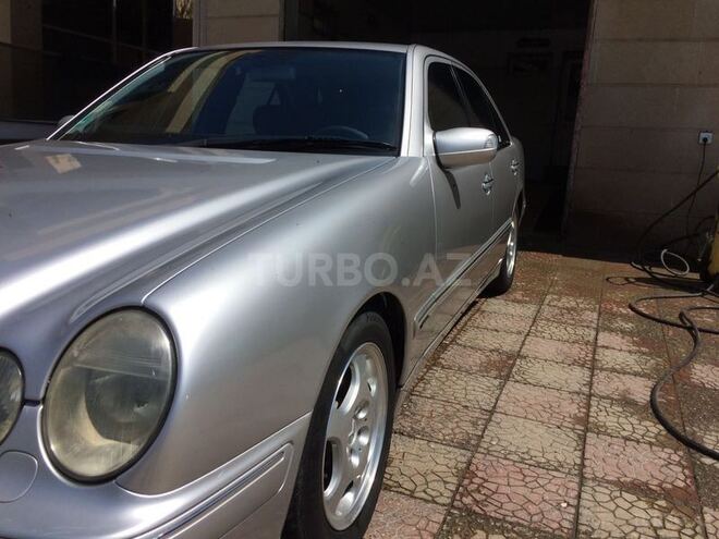 Mercedes E 220 2001, 289,000 km - 2.2 л - Bakı
