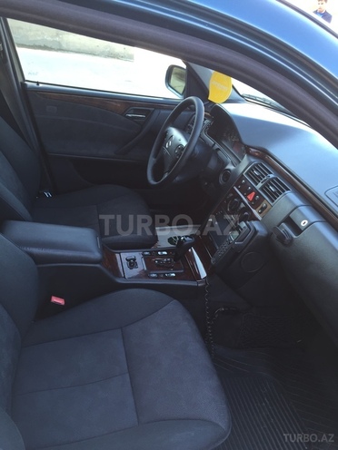 Mercedes E 270 2000, 285,678 km - 2.7 л - Bakı