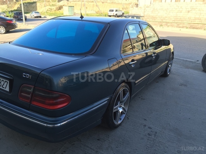 Mercedes E 270 2000, 285,678 km - 2.7 л - Bakı