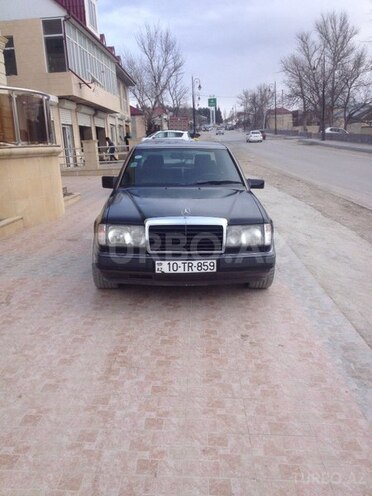 Mercedes E 230 1991, 11,022 km - 0.2 l - Şamaxı