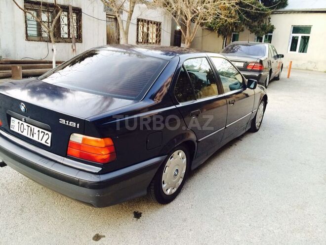 BMW 318 1992, 220,000 km - 1.8 l - Bakı