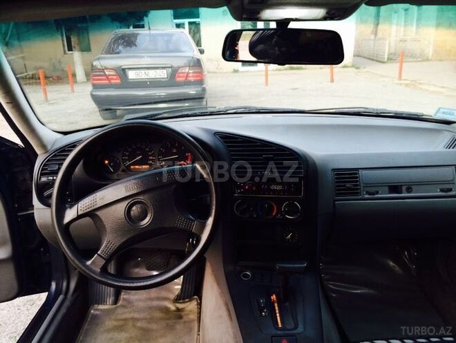 BMW 318 1992, 220,000 km - 1.8 l - Bakı