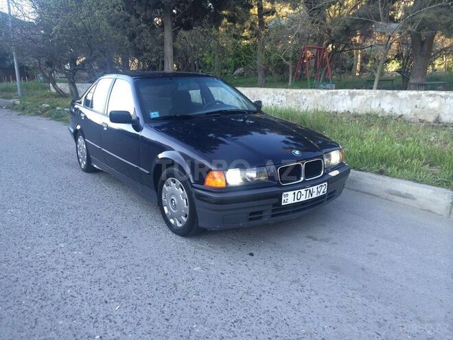 BMW 318 1992, 220,000 km - 1.8 l - Bakı