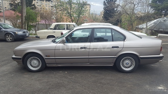 BMW 520 1992, 197,000 km - 2.0 l - Bakı