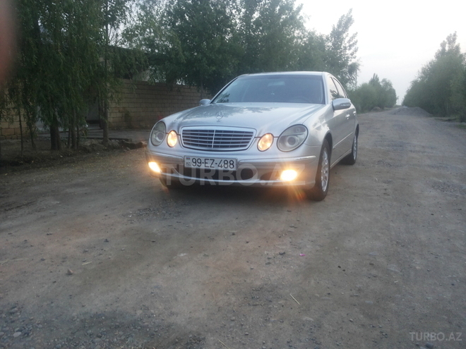 Mercedes E 220 2003, 255,000 km - 2.2 l - Bakı