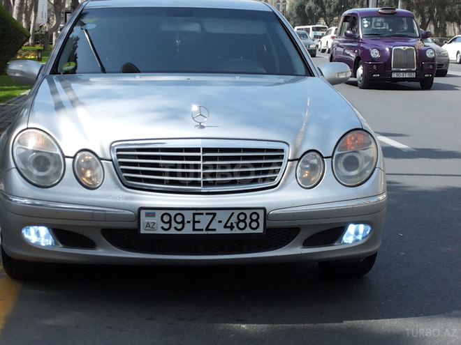 Mercedes E 220 2003, 255,000 km - 2.2 l - Bakı