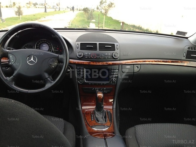 Mercedes E 220 2003, 255,000 km - 2.2 l - Bakı