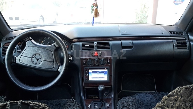 Mercedes E 230 1996, 260,000 km - 2.3 l - Bakı