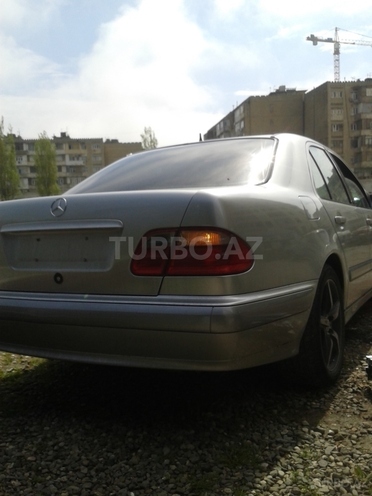 Mercedes E 220 1999, 270,000 km - 2.2 l - Bakı
