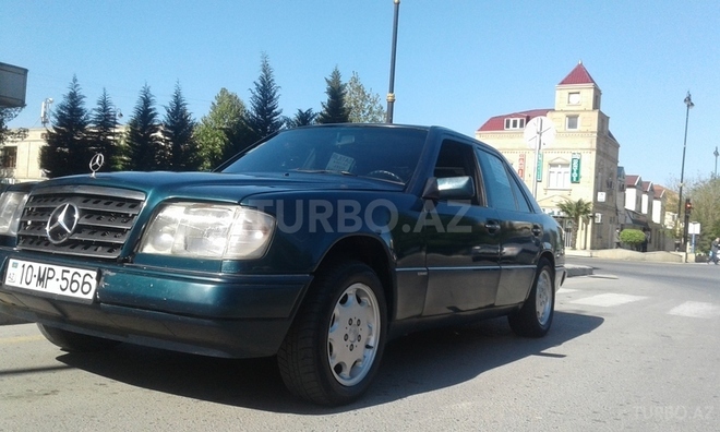 Mercedes E 200 1994, 452,394 km - 2.0 л - Yevlax