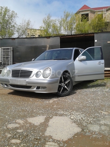 Mercedes E 220 1999, 270,000 km - 2.2 l - Bakı