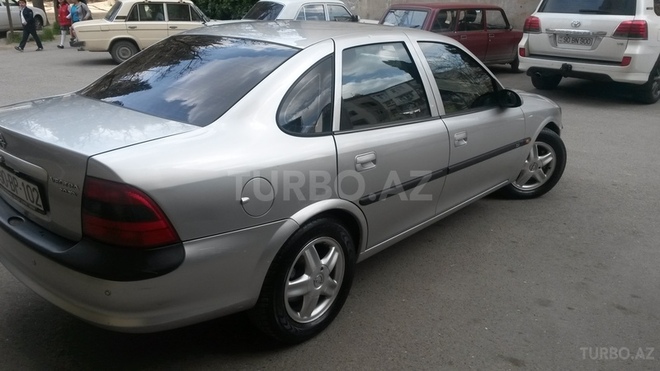 Opel Vectra 1997, 185,000 km - 2.0 l - Bakı