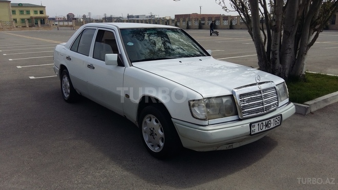 Mercedes E 200 1990, 240,000 km - 2.0 л - Bakı