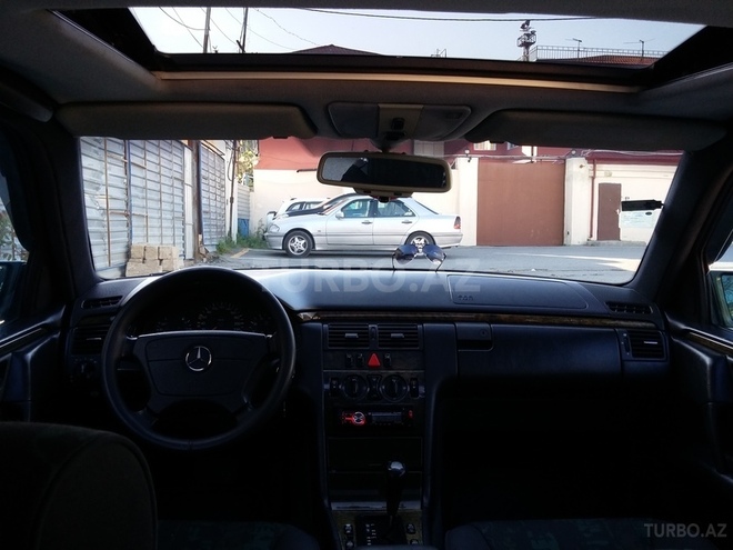 Mercedes E 230 1996, 332,244 km - 2.3 l - Bakı