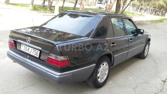Mercedes E 200 1986, 265,000 km - 2.0 l - Bakı