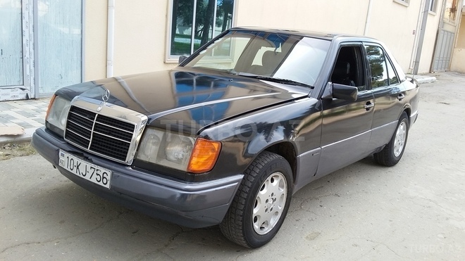 Mercedes E 200 1986, 265,000 km - 2.0 l - Bakı