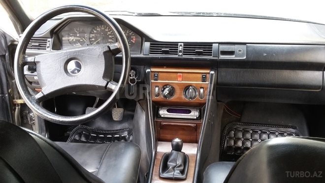 Mercedes E 200 1986, 265,000 km - 2.0 l - Bakı