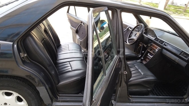 Mercedes E 200 1986, 265,000 km - 2.0 l - Bakı