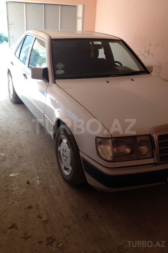 Mercedes E 230 1992, 215,000 km - 2.3 l - Bakı