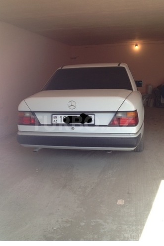 Mercedes E 230 1992, 215,000 km - 2.3 l - Bakı