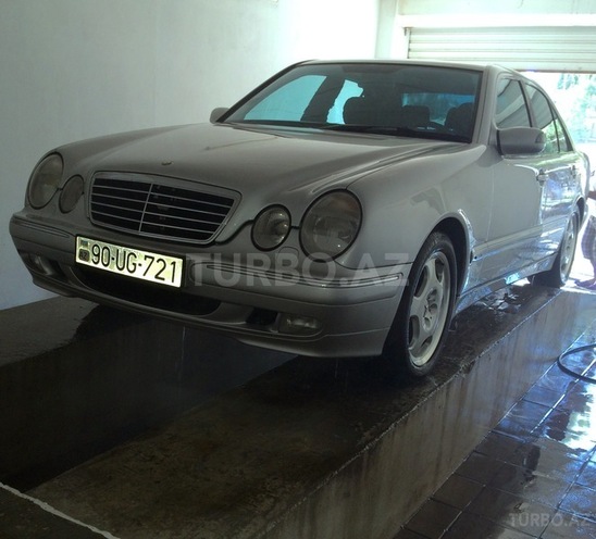 Mercedes E 240 2000, 235,000 km - 2.4 l - Bakı
