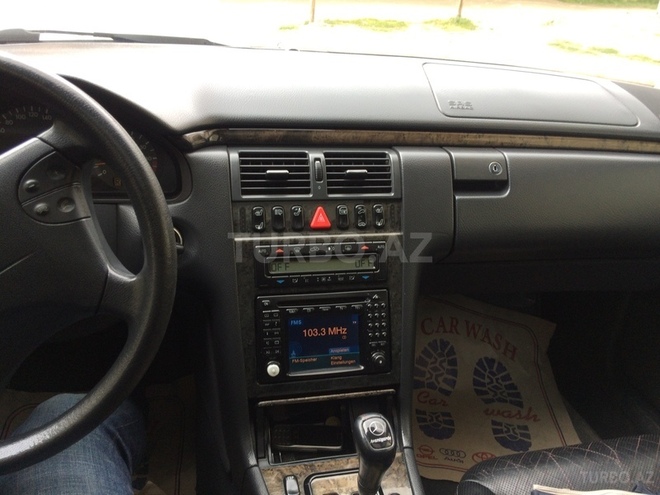 Mercedes E 240 2000, 235,000 km - 2.4 l - Bakı