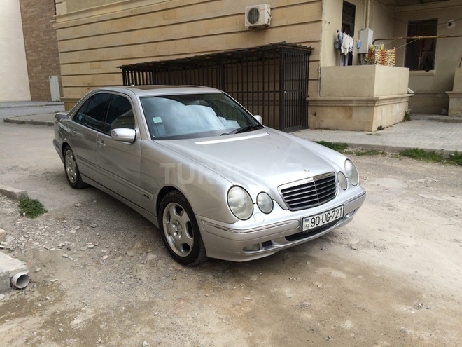Mercedes E 240 2000, 235,000 km - 2.4 l - Bakı