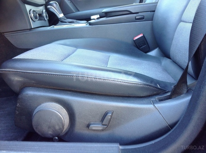 Mercedes C 200 2010, 106,500 km - 1.8 л - Bakı