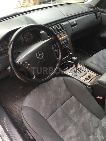 Mercedes E 320 1999, 269,000 km - 3.2 l - Sumqayıt