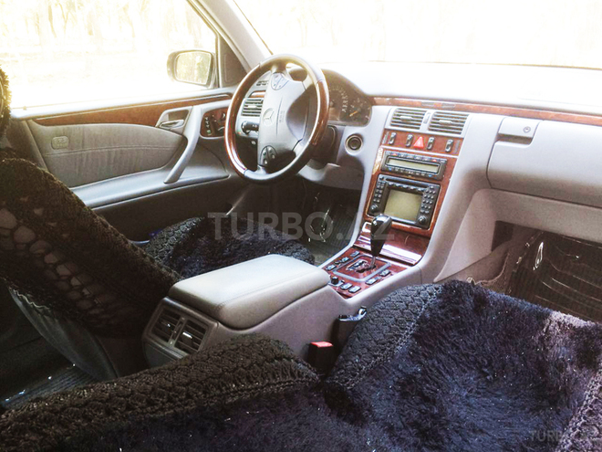 Mercedes E 320 2000, 238,500 km - 3.2 l - Sumqayıt