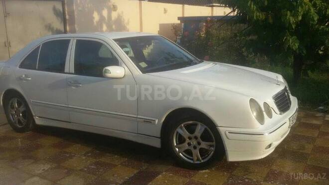Mercedes E 270 2001, 446,000 km - 2.7 l - Bakı