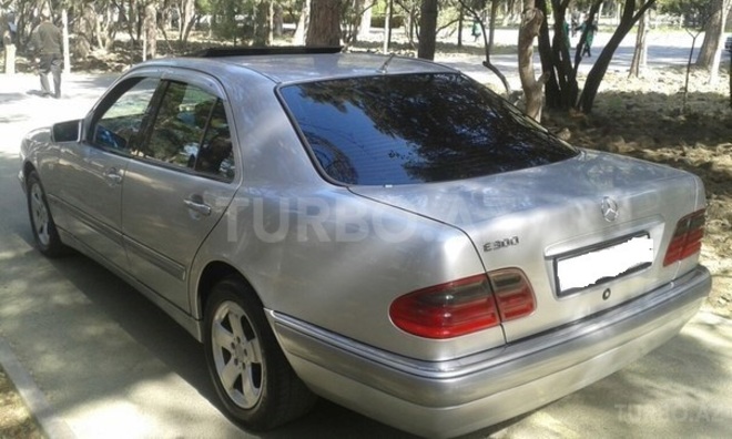 Mercedes E 300 1998, 317,502 km - 3.0 l - Bakı