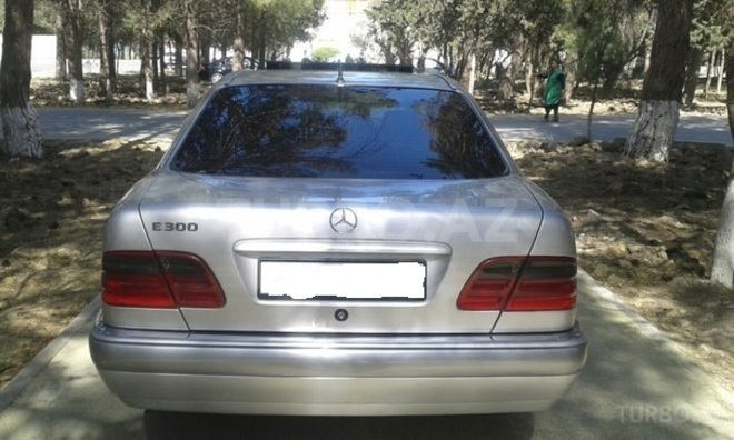 Mercedes E 300 1998, 317,502 km - 3.0 l - Bakı